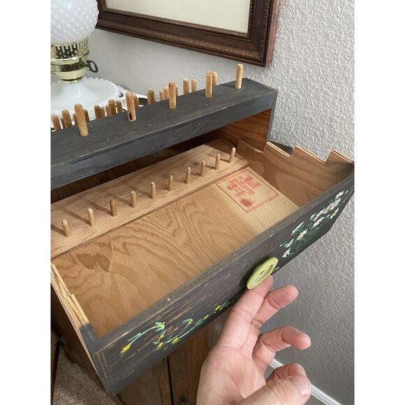 Vintage Wooden Thread Bobbin Rack Spool Holder Handmade Hand Painted Sewing Room - Picture 4 of 8